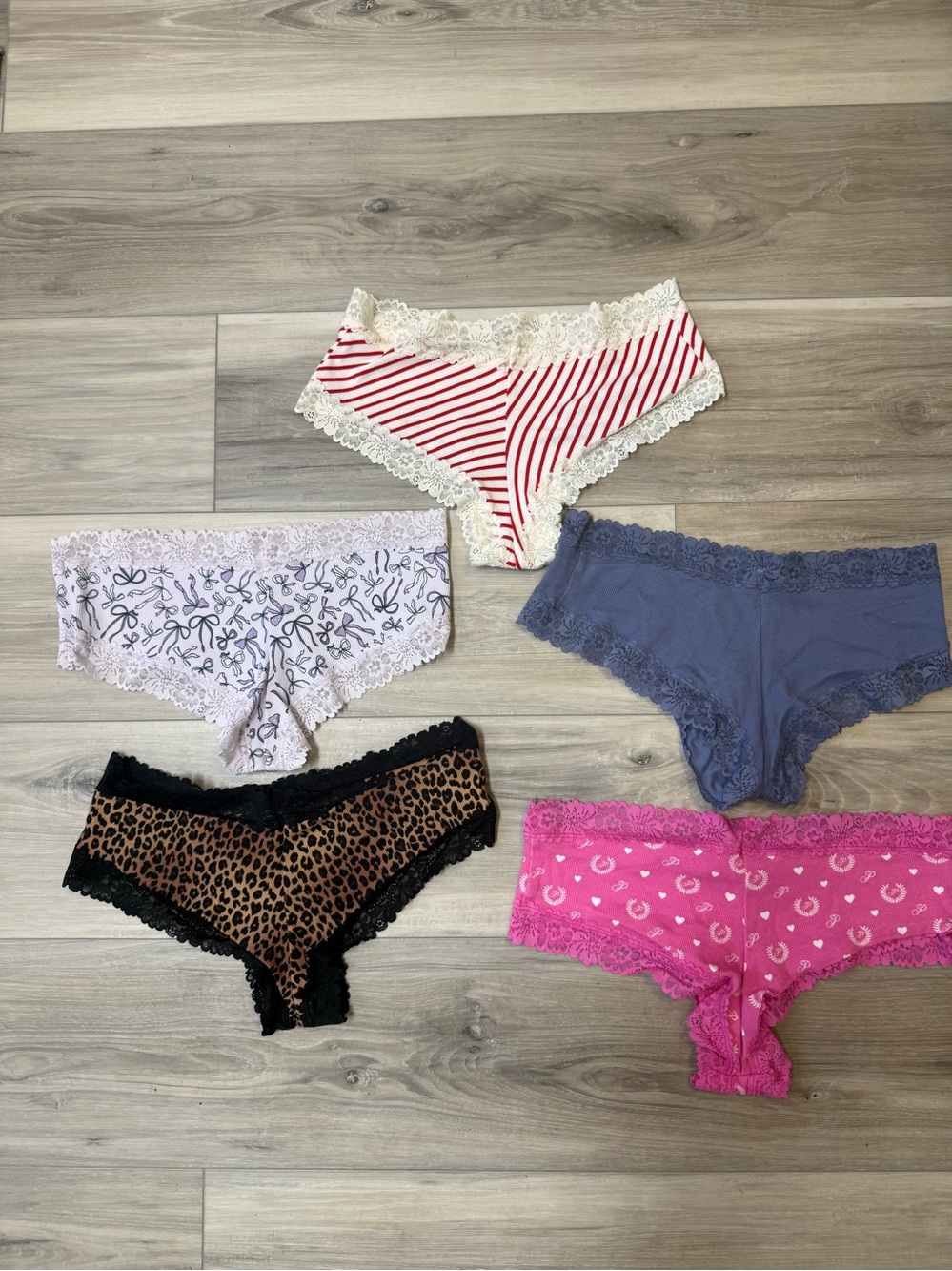 NWOT! VS PINK 5 pair Cheeky Medium Panties/Underwear - Picture 2 of 4